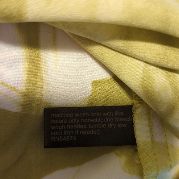 The Limited Green Sleeveless Button Down Pleated Front Blouse Women's Size L - Picture 7 of 7